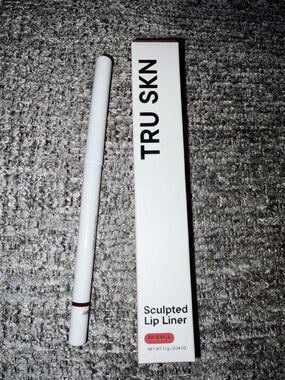 TRU SKN sculpted lip liner in Mulberry
